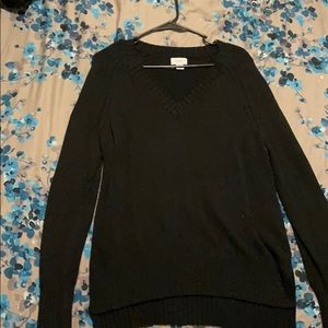 Black vneck sweater